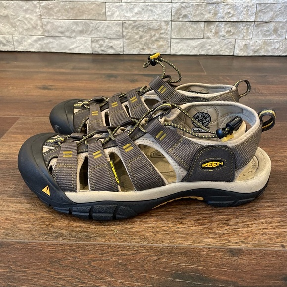 Keen Men's Newport H2 Sandals Raven/Aluminum Size 11.5 - Picture 7 of 7